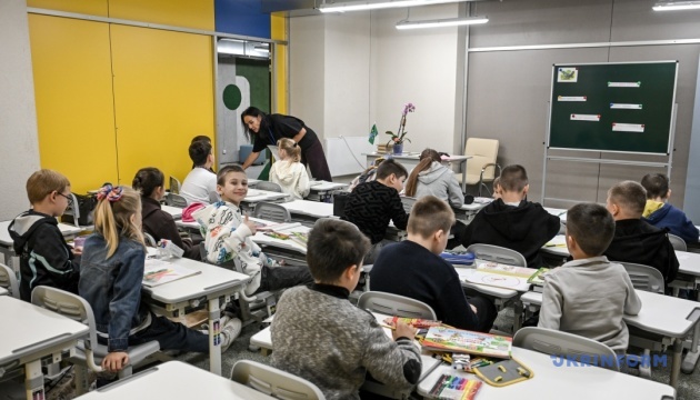 У Києві до очного навчання повернулися майже 110 тисяч школярів 