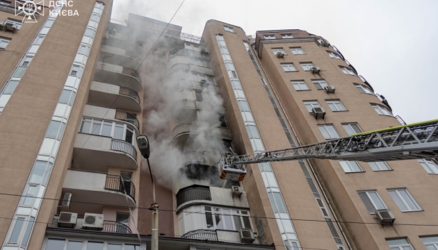 У Києві через вибух зарядної станції виникла пожежа в квартирі