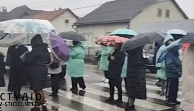 На Закарпатті знову протестували жителі села, де запровадили карантин через гепатит А