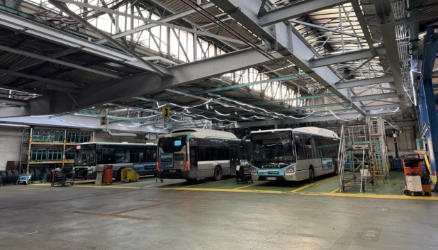 Франція передасть 260 автобусів громадам Київщини