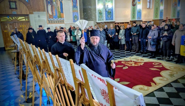 На Рівненщині освятили Рушники надії з іменами воїнів, які зникли безвісти або перебувають у полоні