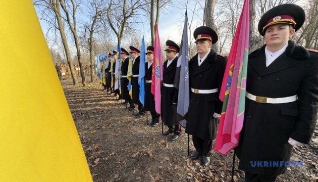 На Хортиці висадили 200 дерев на честь загиблих захисників 