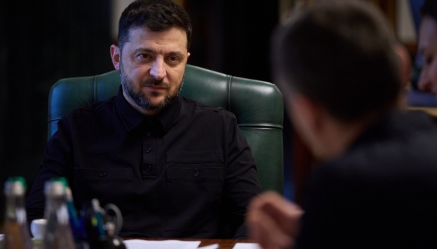 Результати оборонного аудиту бажано представляти суспільству щотижнево - Президент