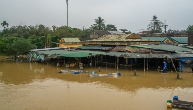 У В’єтнамі через повені загинули 90 людей