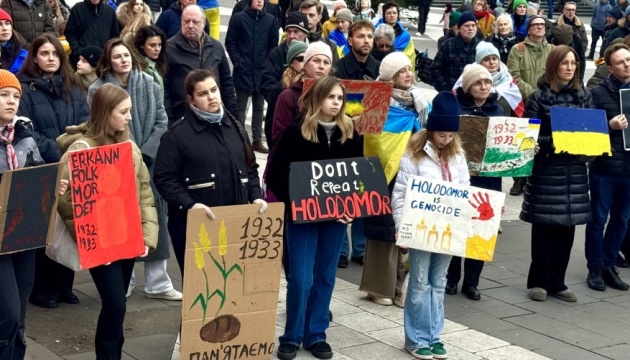 У Стокгольмі відбувся мітинг на вшанування пам’яті жертв Голодоморів в Україні