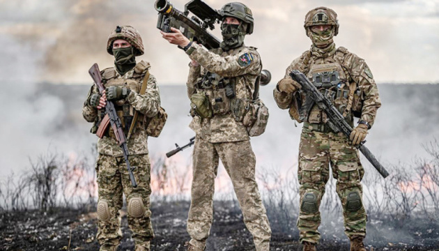 Які країни фінансують своє військо більше, ніж Україна