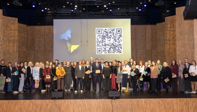 У Таллінні відбувся захід «Жовто-блакитні метелики», присвячений викраденим Росією дітям