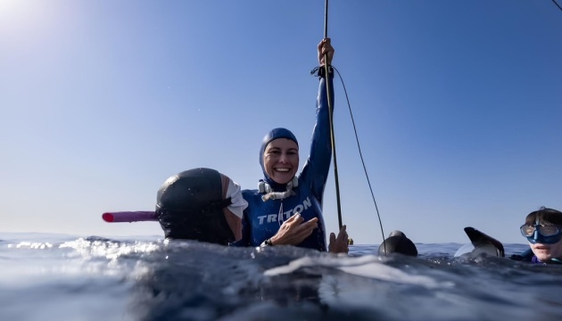 630_360_1763982147-190