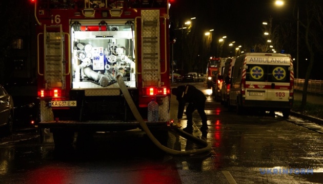 W Kijowie skutki rosyjskiego ataku odnotowano w ponad 13 lokalizacjach