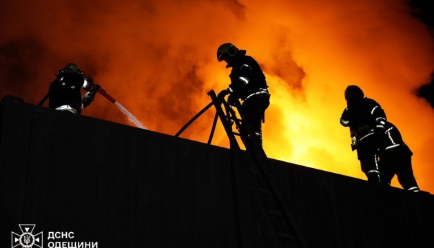 Rosjanie zaatakowali Ukrainę 22 rakietami i ponad 460 dronami - Zełenski