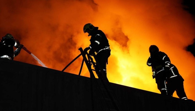 Russen griffen Ukraine mit 22 Raketen und über 460 Drohnen an – Selenskyj