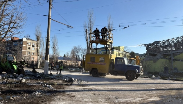 Russian forces strike Sloviansk: education facilities hit, two civilians injured