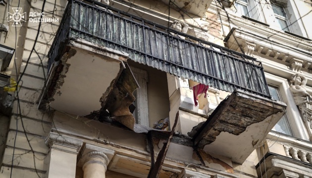 Падіння балкона в Одесі: одна з постраждалих жінок померла, інша - в реанімації
