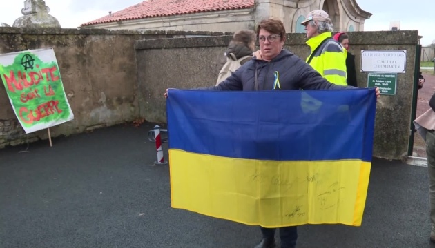 Українці не дали російському послу спокійно відвідати французький острів Олерон