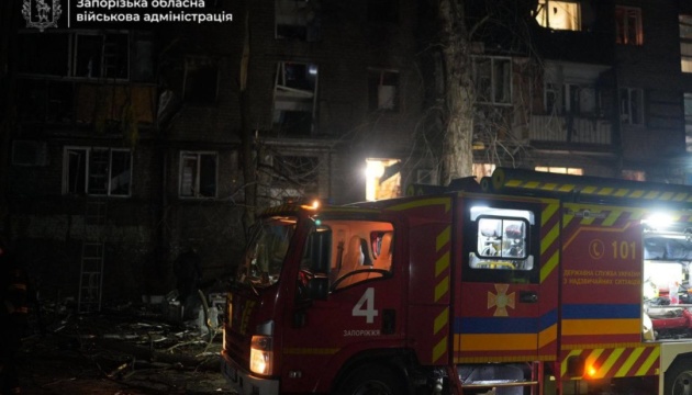 Атака на Запоріжжя: є поранені, розгорнуті пункти незламності на місцях ворожих влучань