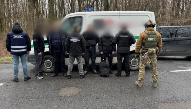 Прикордонники затримали інкасаторів, які доставляли порушників до українсько-угорського кордону