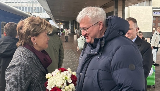 Ukraine-Besuch: Lettische Außenministerin in Kyjiw eingetroffen  