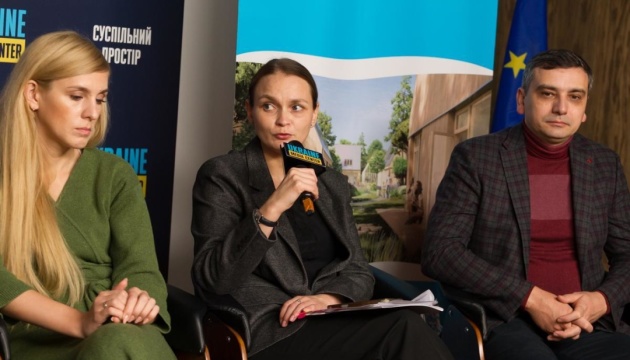 Мінсоцполітики збільшить виплати батькам-вихователям та прийомним сім'ям