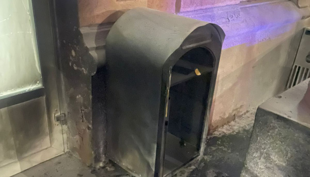 У Києві затримали молодика, який за завданням псевдоправоохоронців підпалив поштове відділення