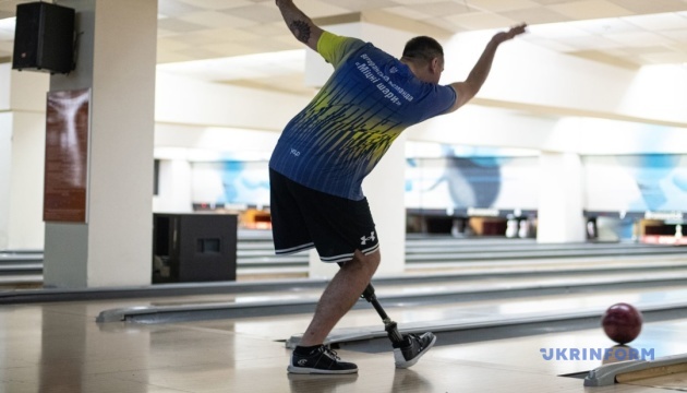 Масовані обстріли, ветеранський спорт і встановлення головної ялинки