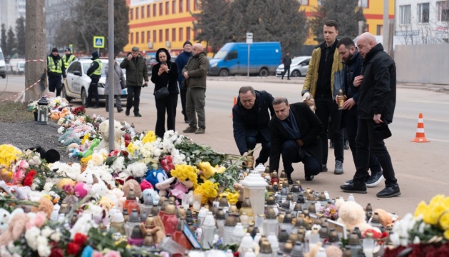 Атака РФ по Тернополю: голова представництва UNICEF в Україні вшанував пам'ять загиблих