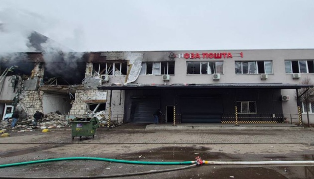 На Київщині від удару російського дрона пошкоджене відділення Нової пошти