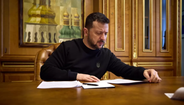 Ucrania sincroniza las sanciones con EE.UU. e impone sanciones a la producción de drones rusos