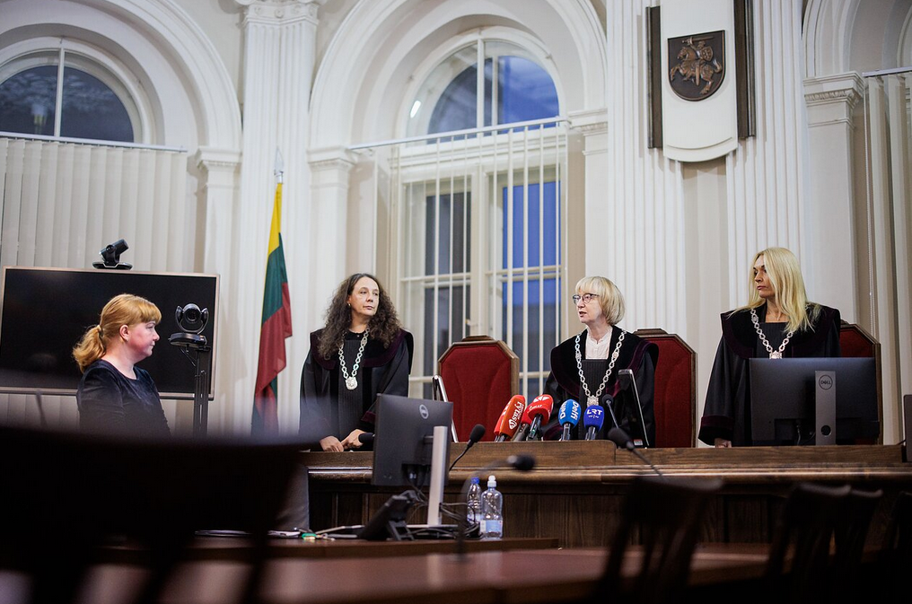 Суд визнав литовського депутата винним в антисемітських висловлюваннях і призначив штраф