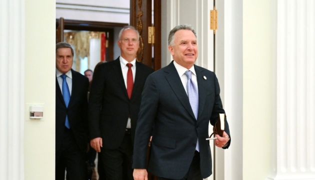 Ушаков, Дмітрієв, Віткофф