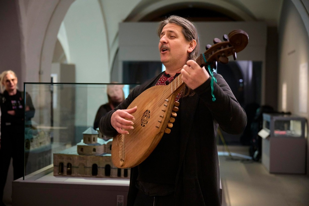 Кобзар-військовослужбовець Тарас Компаніченко.