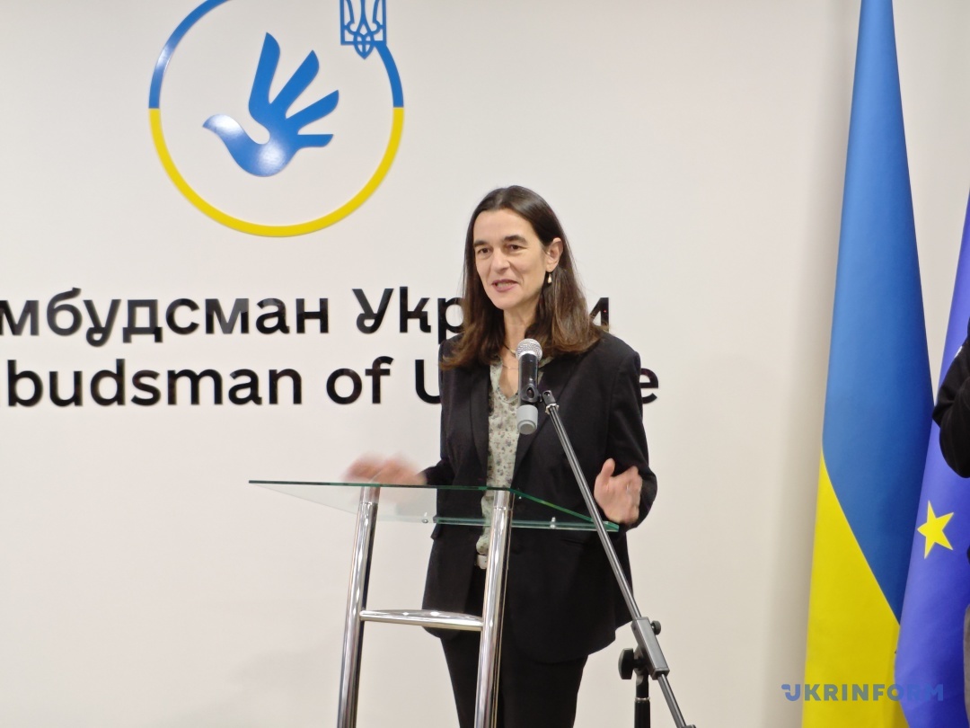 Бернадетт Кастель-Голлінгсворт 