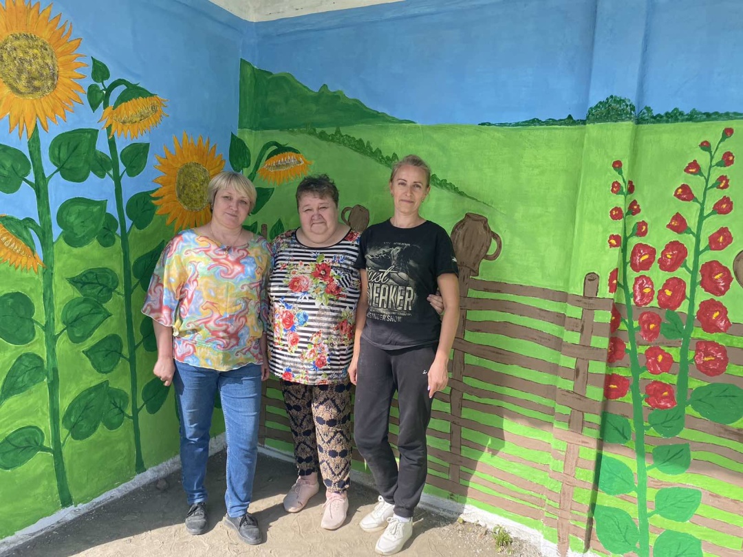 ВІдновлена сільська автобусна зупинка