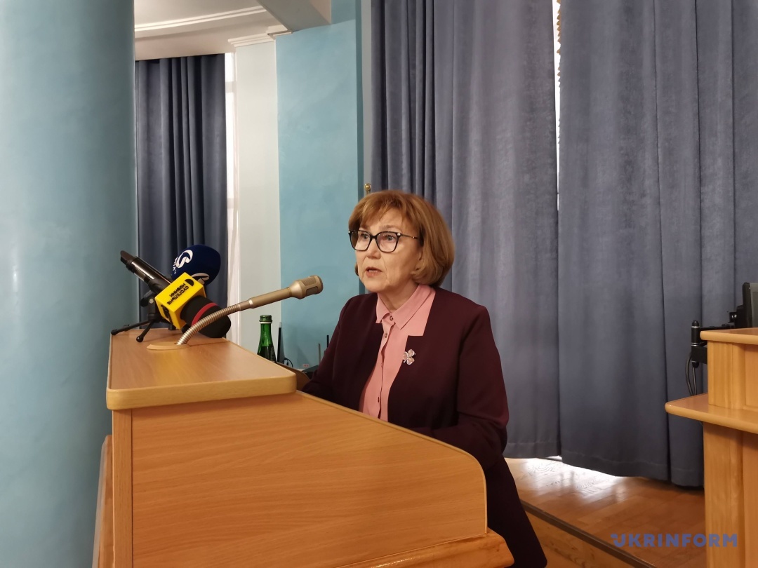 Олена Стоялова