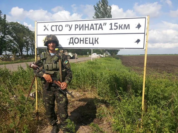 Артур Горобець під час бойових дій на Донеччині у 2014 році  