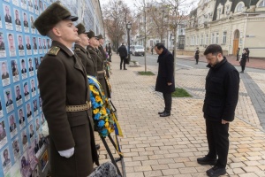 Presidents of Ukraine and Cyprus honor fallen Ukrainian defenders in Kyiv
