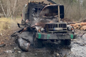 В Ізюмі російський дрон вдарив по вантажівці, двоє загиблих