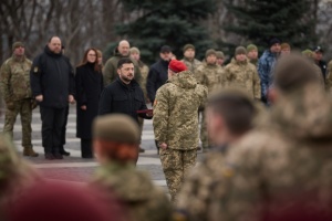 Зеленський у День ЗСУ: Україна стоїть так, що світ змушений із нами рахуватись