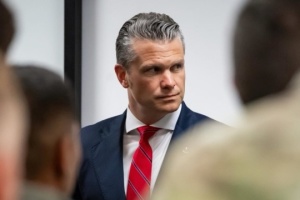 США не прагнуть військової конфронтації з Китаєм - Гегсет