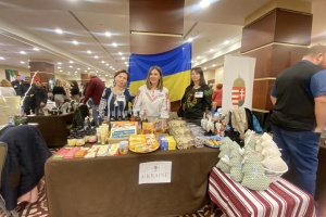 В Анкарі відбувся благодійний різдвяний ярмарок дружин військових аташе