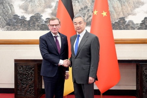 Пекін сподівається, що Німеччина допоможе «повернути ЄС до раціональної політики щодо Китаю» - Ван Ї