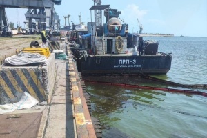 У порту Маріуполя стався розлив нафти