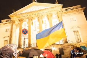 Українські активісти провели акцію протесту проти виступу Нетребко в Берліні
