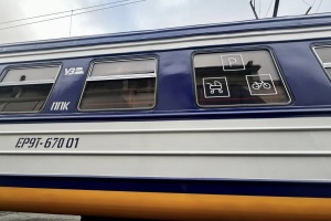 Укрзалізниця запустила модернізований електропоїзд на Чернігівщині