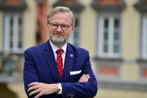 Fiala: La República Checa suministra a Ucrania 1,8 millones de municiones