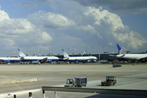 Літак United Airlines зазнав відмови двигуна під час зльоту з міжнародного аеропорту Даллеса