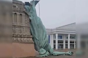 У Бразилії впала копія американської статуї Свободи
