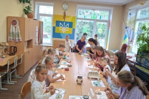 Українці Рима організували збір коштів на різдвяні подарунки для дітей з Києва