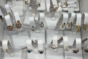 В Одесі ліквідували схему продажу ювелірних виробів під виглядом світових брендів