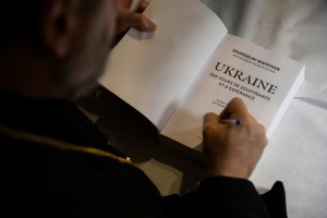 У Парижі презентували французьке видання щоденних звернень Блаженнішого Святослава