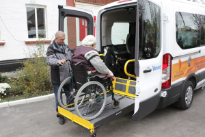 На Сумщині у 12 громадах діє послуга «Соціальне таксі»